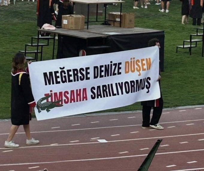 ODTÜ'lüler yine sözünü esirgemedi: İşte yıllarca unutulmayacak atarlı giderli pankartlar 25